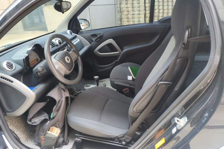 Used smart fortwo 2012 1.0 MHD Hardtop Standard Edition Left Rear Seat