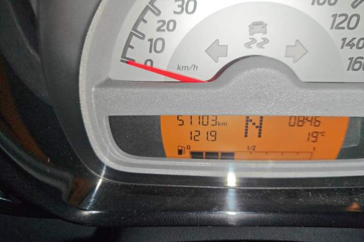 Used smart fortwo 2012 1.0 MHD Hardtop Standard Edition Odometer Close Up