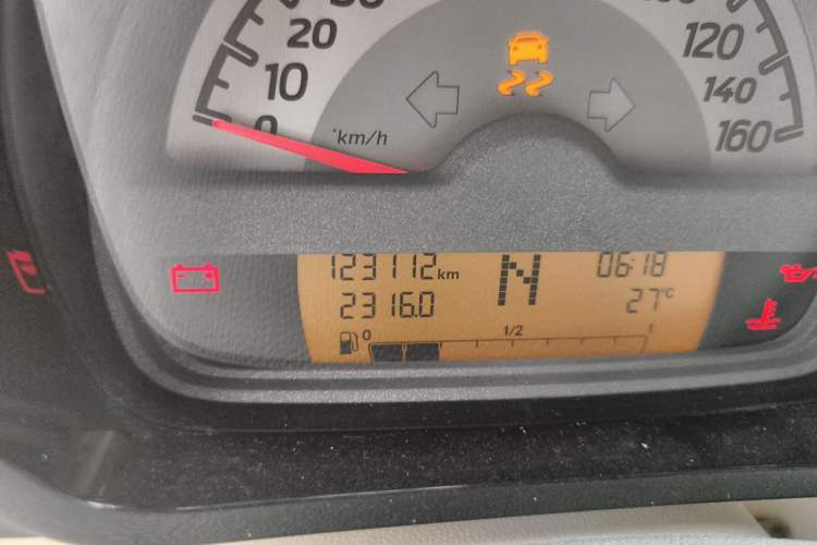 Used smart fortwo 2012 1.0 MHD Hardtop Standard Edition Odometer Close Up