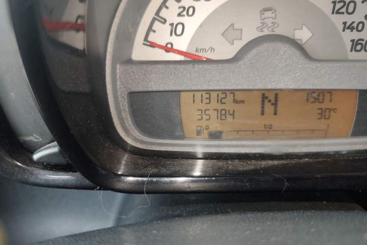 Used smart fortwo 2012 1.0 MHD Hardtop Standard Edition Odometer Close Up