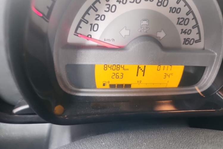 Used smart fortwo 2012 1.0 MHD Hardtop Standard Edition Odometer Close Up