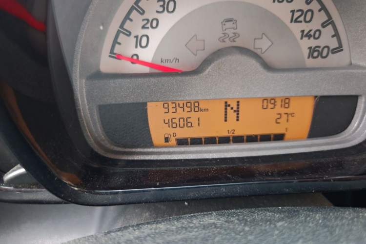 Used smart fortwo 2012 1.0 MHD Hardtop Standard Edition Odometer Close Up