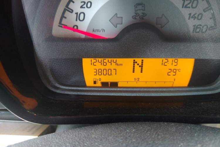 Used smart fortwo 2012 1.0 MHD Hardtop Standard Edition Odometer Close Up