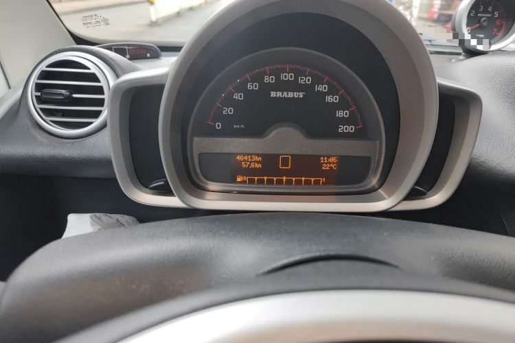 Used smart fortwo 2012 1.0T Bosu Xclusive Edition Odometer Close Up