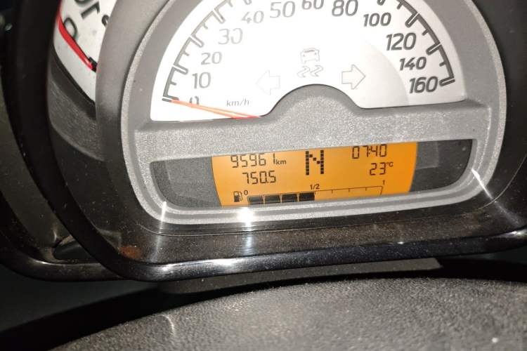 Used smart fortwo 2012 1.0 MHD Hardtop Standard Edition Odometer Close Up