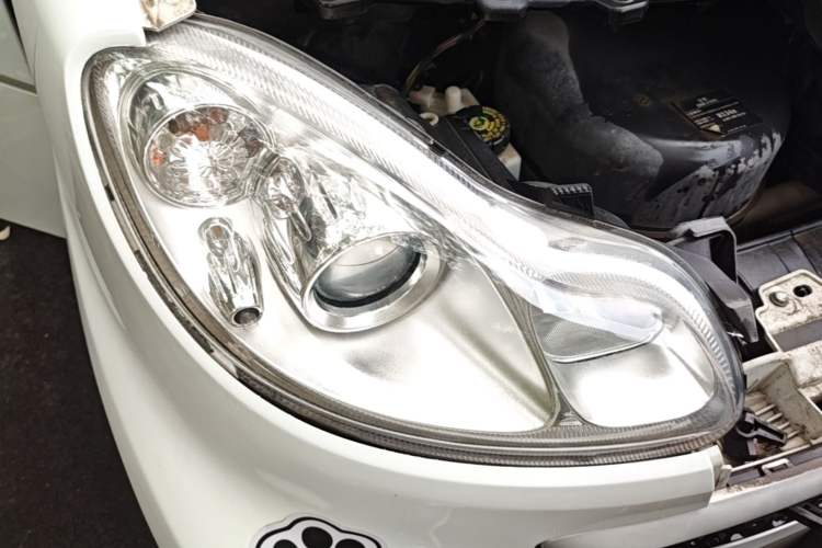 Used smart fortwo 2012 1.0 MHD Hardtop Comfort Edition Right Front Headlight
