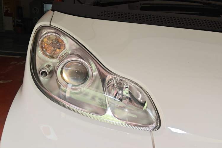 Used smart fortwo 2012 1.0 MHD Hardtop Passion Edition Right Front Headlight