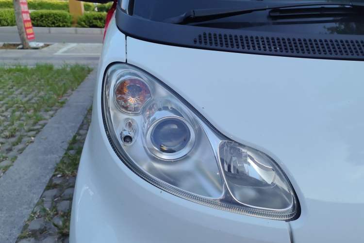 Used smart fortwo 2012 1.0 MHD Hardtop Standard Edition Right Front Headlight