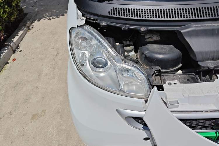 Used smart fortwo 2012 1.0 MHD Hardtop Comfort Edition Right Front Headlight