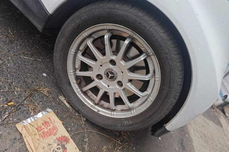Used smart fortwo 2012 1.0 MHD Hardtop Standard Edition Right Front Wheel Hub