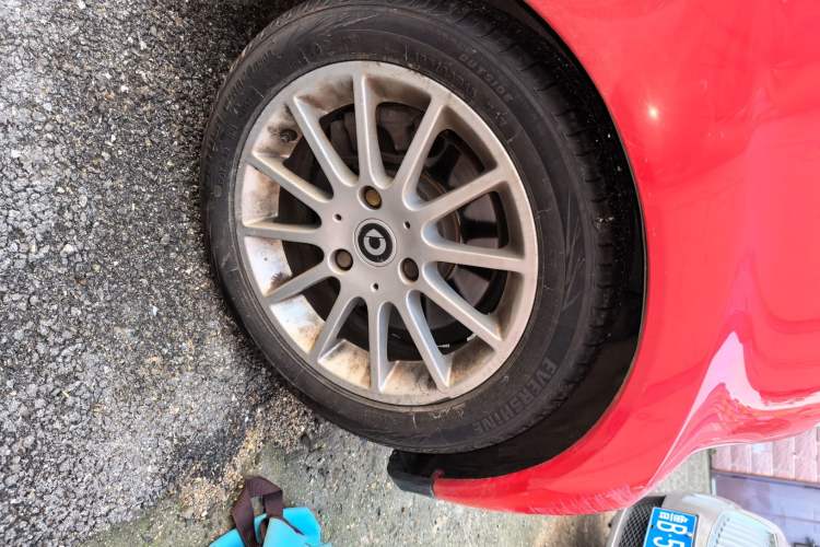 Used smart fortwo 2012 1.0 MHD Hardtop Comfort Edition Right Front Wheel Hub
