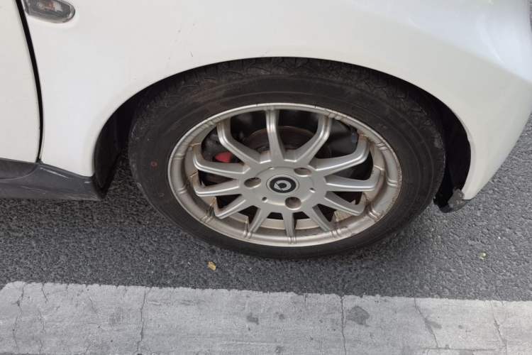 Used smart fortwo 2012 1.0 MHD Hardtop Standard Edition Right Front Wheel Hub