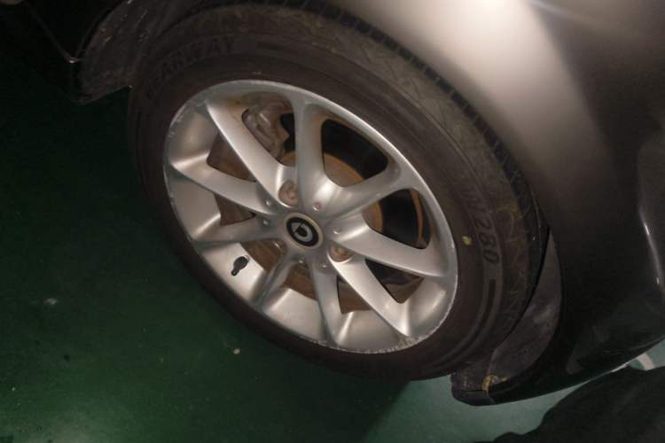 Used smart fortwo 2012 1.0 MHD Hardtop Comfort Edition Right Front Wheel Hub