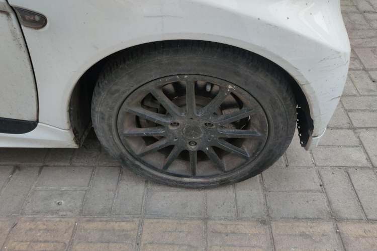 Used smart fortwo 2012 1.0 MHD Hardtop Comfort Edition Right Front Wheel Hub