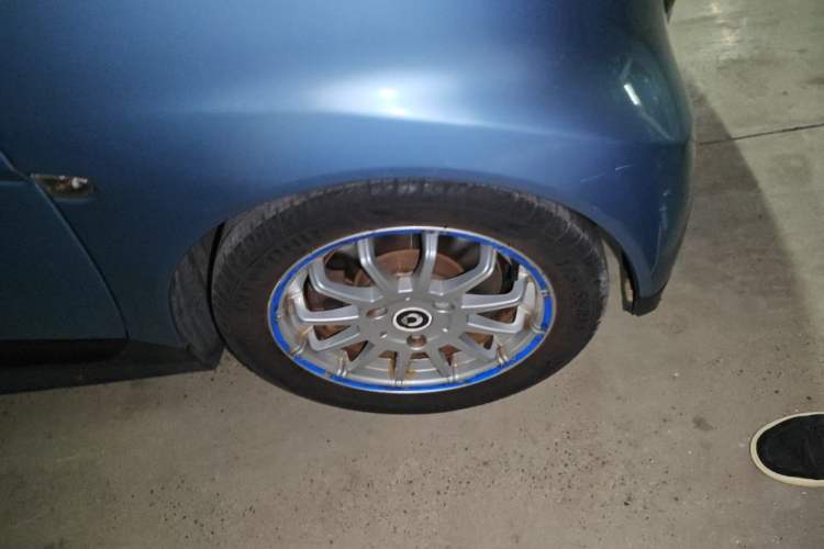 Used smart fortwo 2012 1.0 MHD Hardtop Standard Edition Right Front Wheel Hub