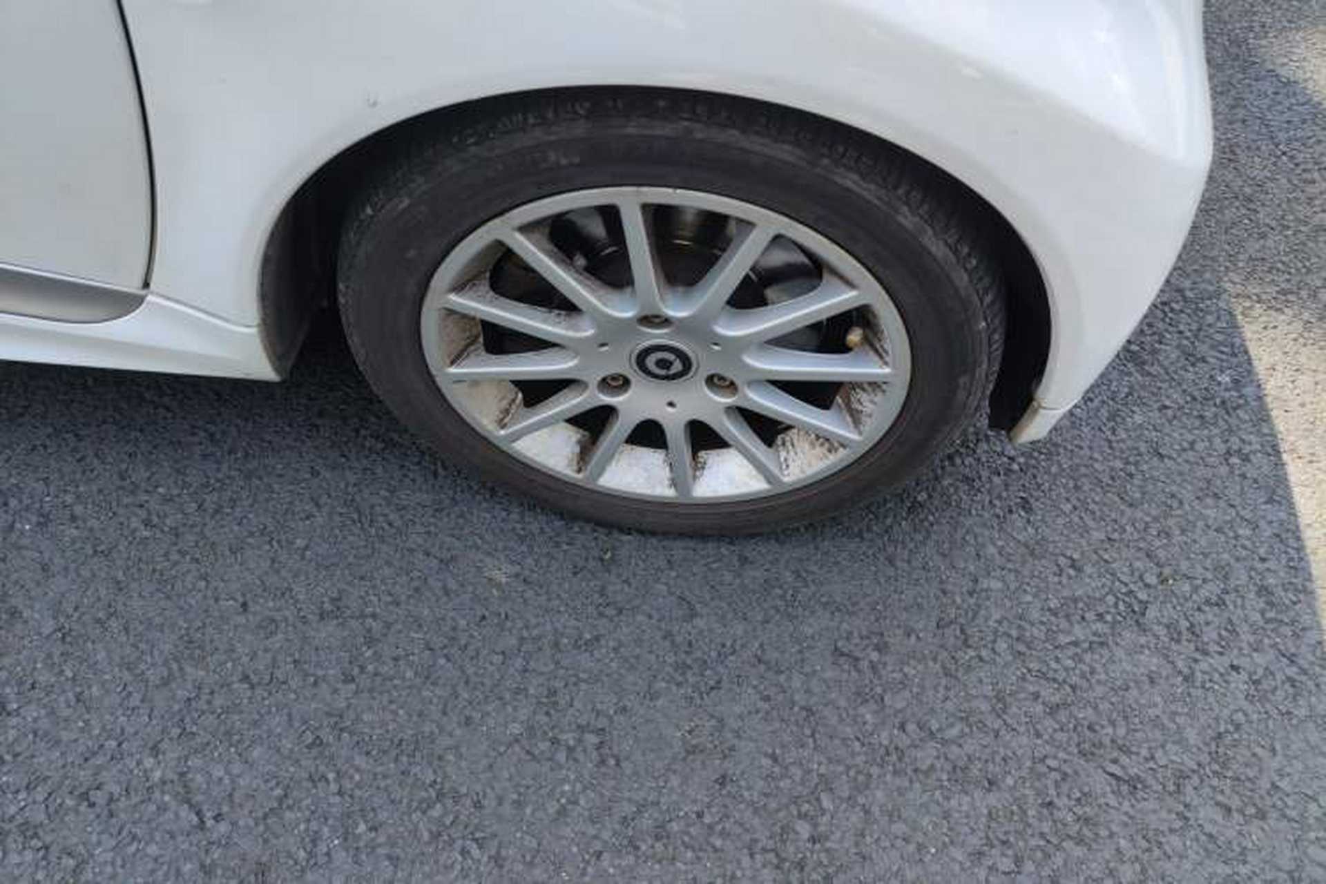 Used smart fortwo 2012 1.0 MHD Hardtop Comfort Edition Right Front Wheel Hub