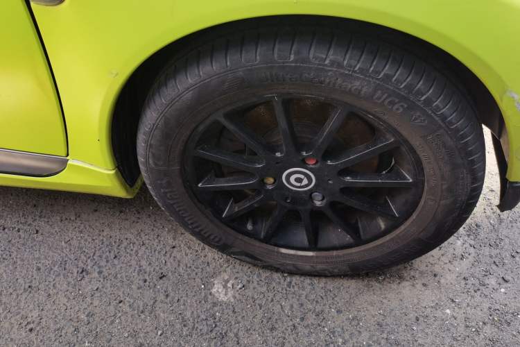Used smart fortwo 2012 1.0 MHD Hardtop Comfort Edition Right Front Wheel Hub