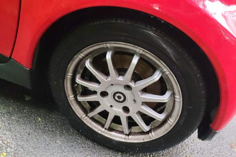 Used smart fortwo 2012 1.0 MHD Hardtop Standard Edition Right Front Wheel Hub