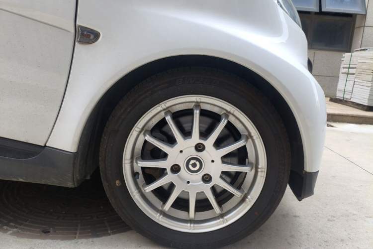 Used smart fortwo 2012 1.0 MHD Hardtop Standard Edition Right Front Wheel Hub