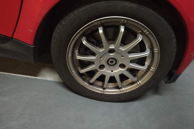 Used smart fortwo 2012 1.0 MHD Hardtop Standard Edition Right Front Wheel Hub