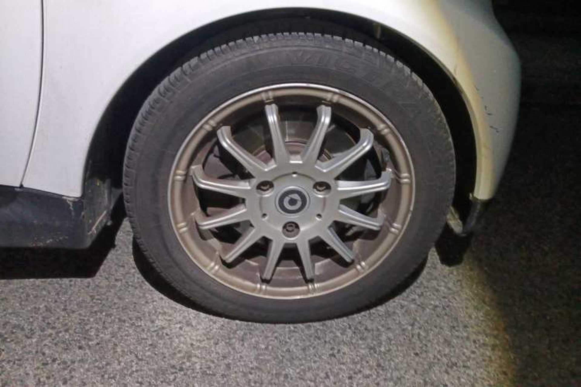 Used smart fortwo 2012 1.0 MHD Hardtop Standard Edition Right Front Wheel Hub