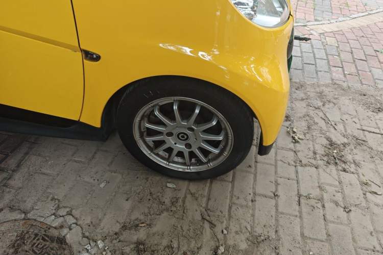Used smart fortwo 2012 1.0 MHD Hardtop Standard Edition Right Front Wheel Hub