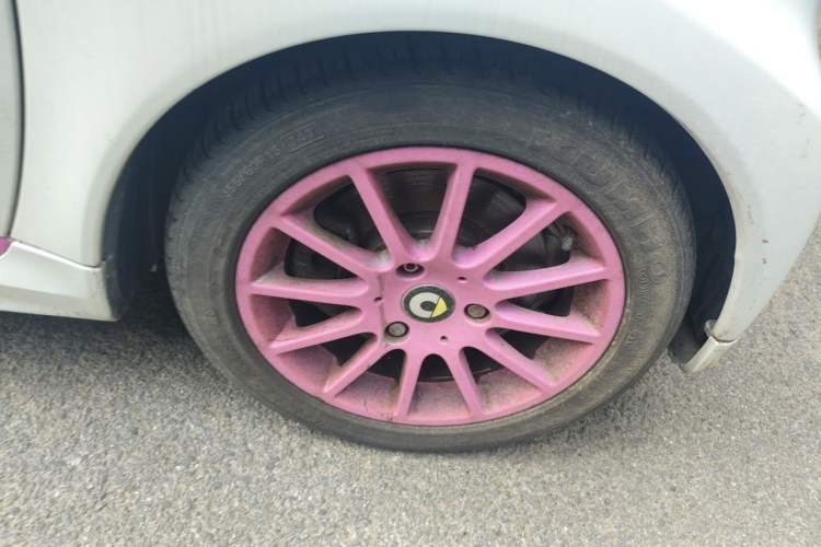 Used smart fortwo 2012 1.0 MHD Hardtop Comfort Edition Right Front Wheel Hub