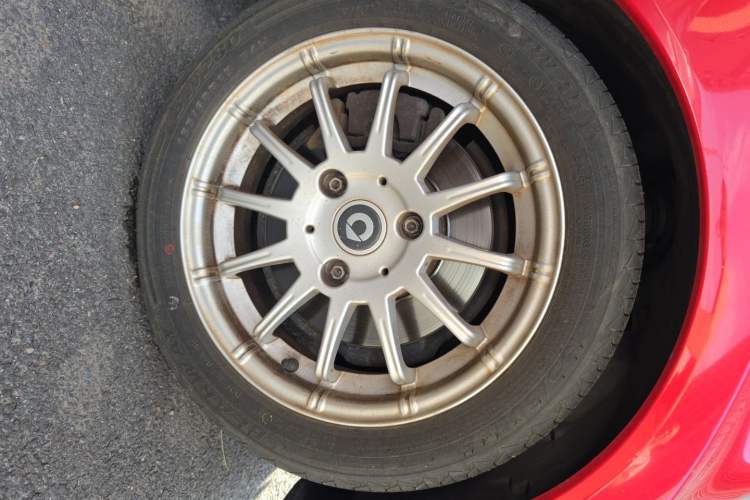 Used smart fortwo 2012 1.0 MHD Hardtop Standard Edition Right Front Wheel Hub