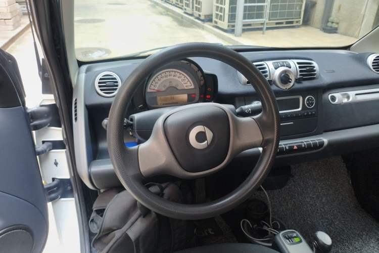 Used smart fortwo 2012 1.0 MHD Hardtop Standard Edition Steering Wheel