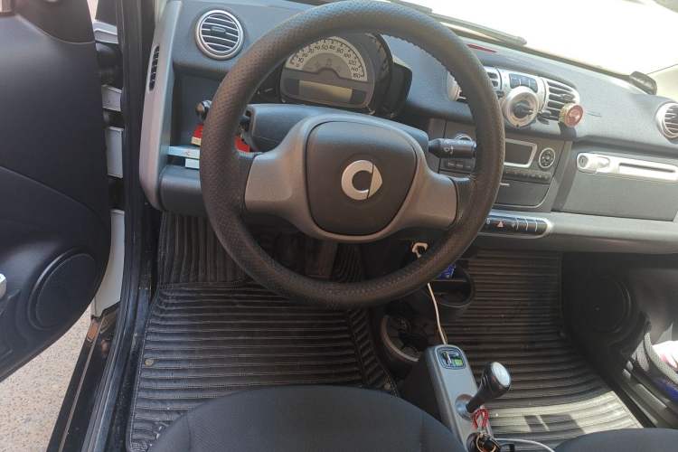 Used smart fortwo 2012 1.0 MHD Hardtop Standard Edition Steering Wheel