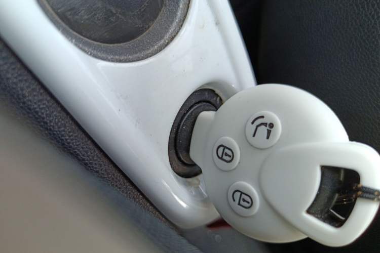 Used smart fortwo 2012 1.0 MHD Hardtop Standard Edition Vehicle Key