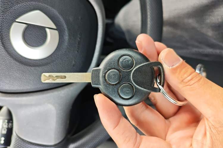 Used smart fortwo 2012 1.0 MHD Hardtop Standard Edition Vehicle Key