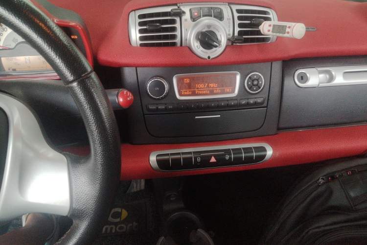 Used smart fortwo 2012 1.0 MHD Convertible Passion Edition Audio And AC Panel