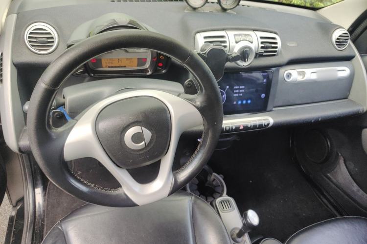 Used smart fortwo 2012 1.0T Flowing Gray Special Edition Center Console