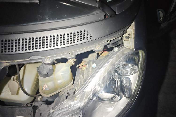 Used smart fortwo 2012 1.0 MHD Hardtop Standard Edition Engine Bay Left
