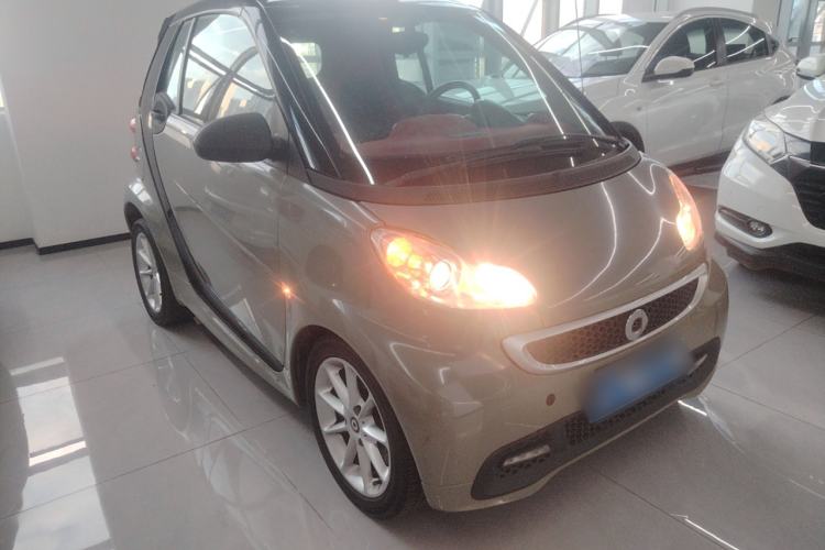 Used smart fortwo 2012 1.0 MHD Convertible Passion Edition Front Right 45 Deg