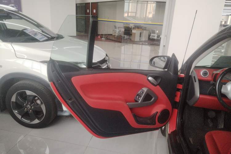 Used smart fortwo 2012 1.0 MHD Convertible Passion Edition Left Front Door Interior