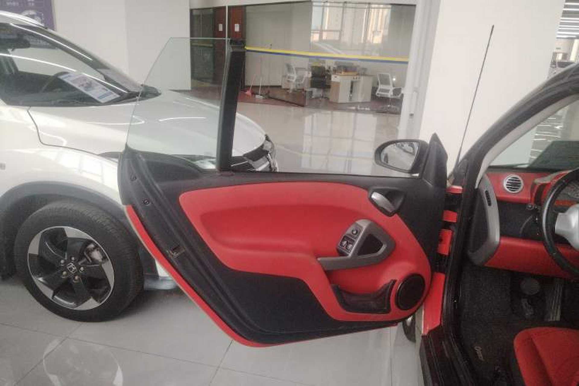 Used smart fortwo 2012 1.0 MHD Convertible Passion Edition Left Front Door Interior