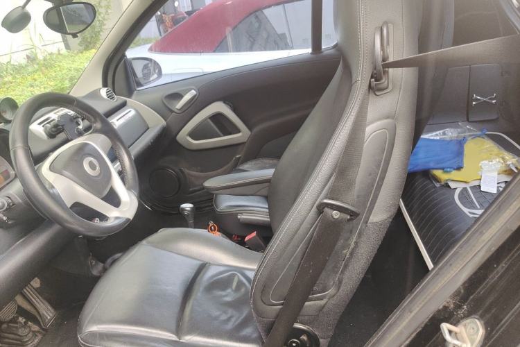 Used smart fortwo 2012 1.0T Flowing Gray Special Edition Left Front Seat