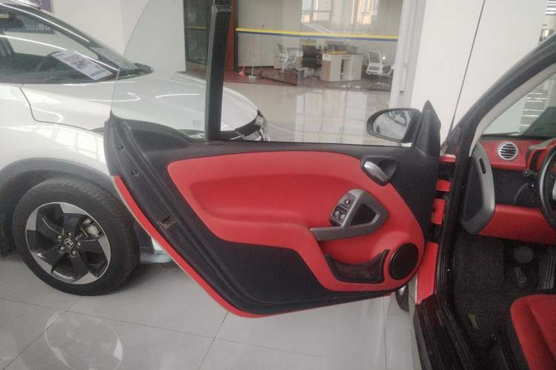 Used smart fortwo 2012 1.0 MHD Convertible Passion Edition Left Rear Door Interior