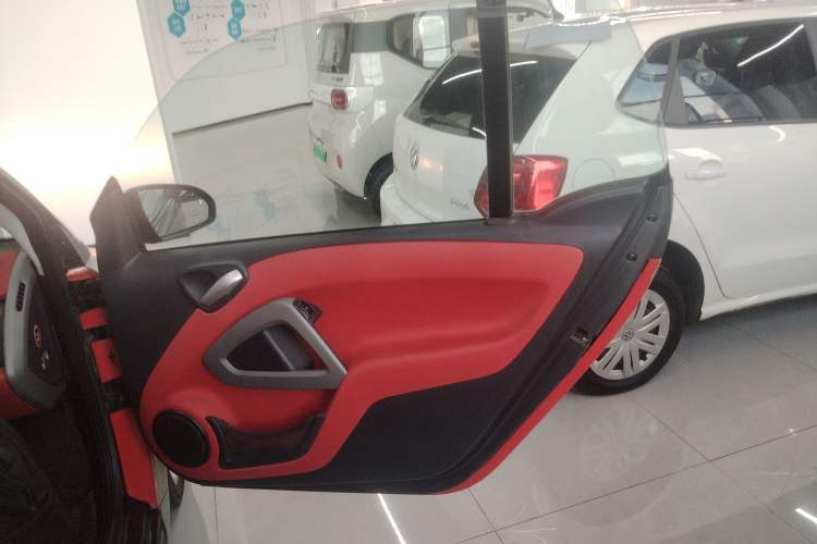 Used smart fortwo 2012 1.0 MHD Convertible Passion Edition Right Front Door Interior