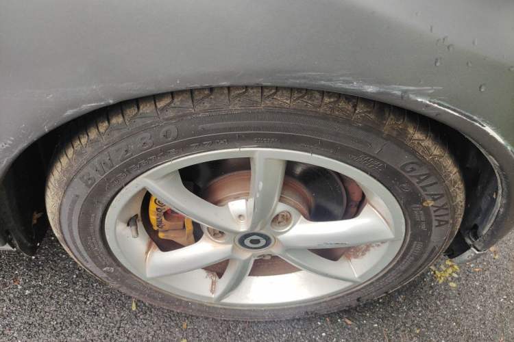 Used smart fortwo 2012 1.0T Flowing Gray Special Edition Right Front Wheel Hub