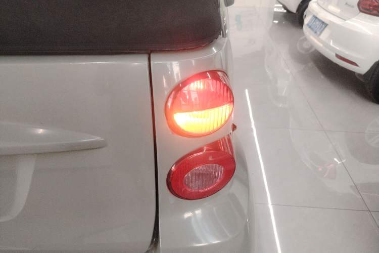 Used smart fortwo 2012 1.0 MHD Convertible Passion Edition Right Rear Taillight