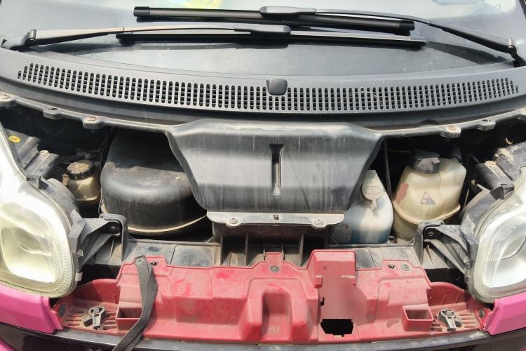 Used smart fortwo 2012 1.0 MHD Dragon Year Special Edition Engine Bay