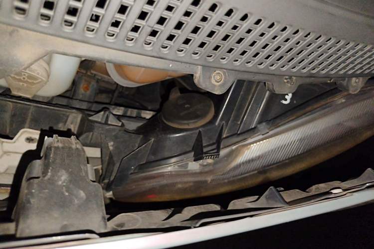 Used smart fortwo 2012 1.0 MHD Hardtop Standard Edition Engine Bay Left