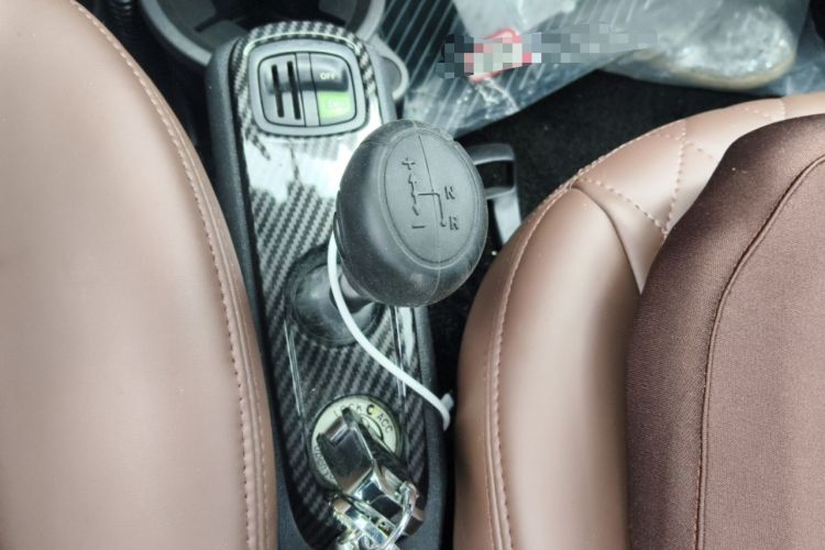 Used smart fortwo 2012 1.0 MHD Dragon Year Special Edition Gear Lever