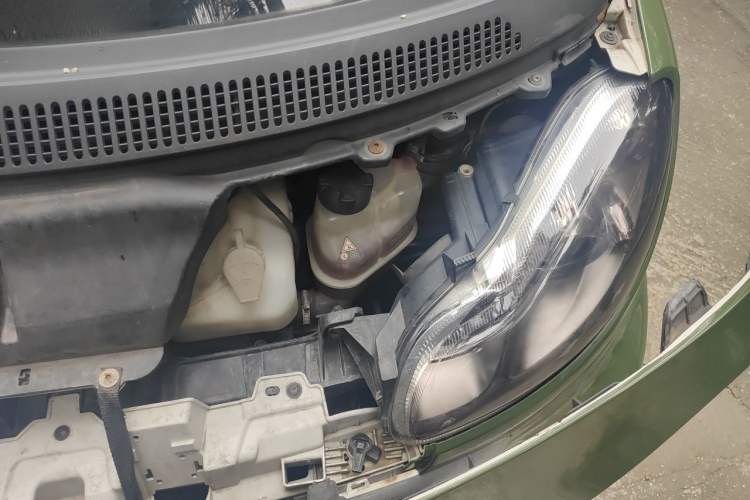 Used smart fortwo 2012 1.0 MHD Hardtop Standard Edition Engine Bay Left