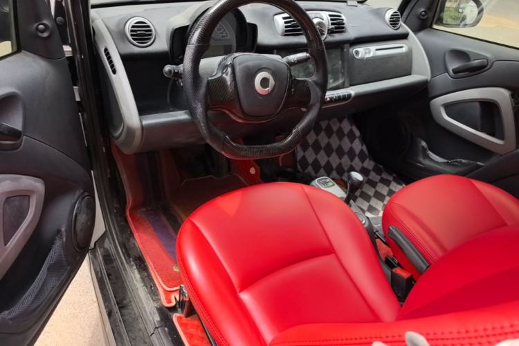 Used smart fortwo 2012 1.0 MHD Hardtop Standard Edition Center Console