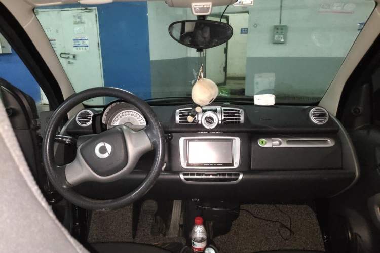 Used smart fortwo 2012 1.0 MHD Hardtop Standard Edition Center Console