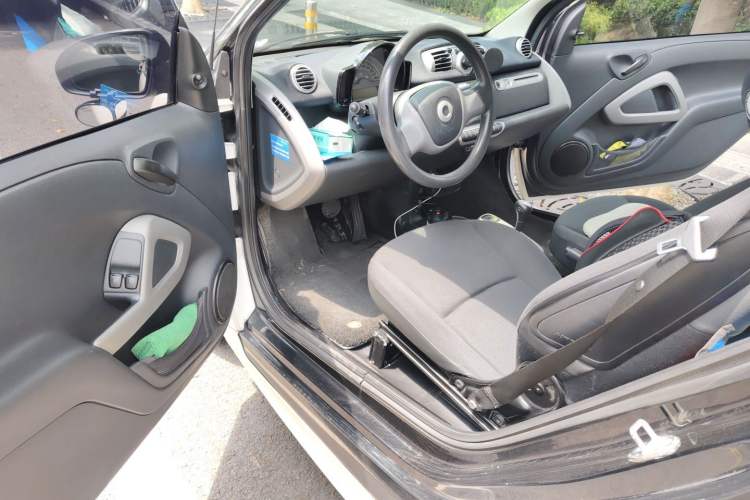 Used smart fortwo 2012 1.0 MHD Hardtop Standard Edition Driver Seat
